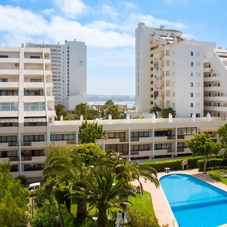 Charming In With Pool Apartman